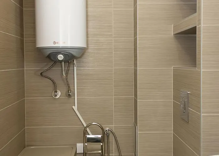 아파트 Sunny 1bd Flat In St Constantine & Helena Complex By Flat Mаnаger