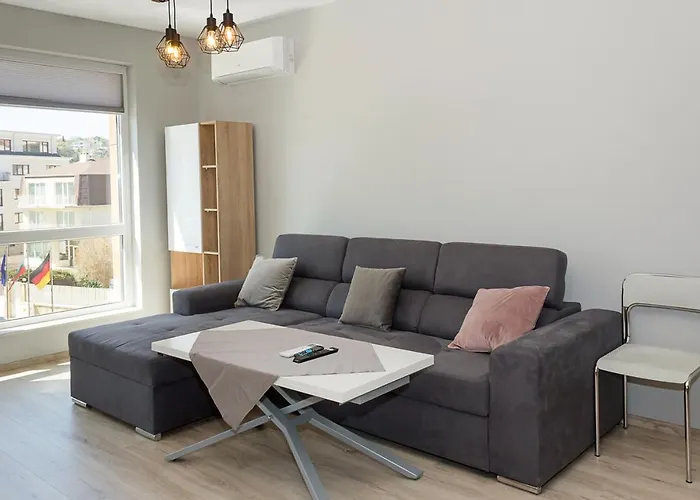 Sunny 1bd Flat In St Constantine & Helena Complex By Flat Mаnаger 바르나