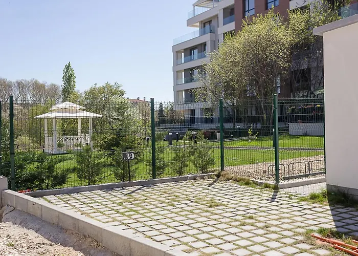 Sunny 1bd Flat In St Constantine & Helena Complex By Flat Mаnаger 바르나