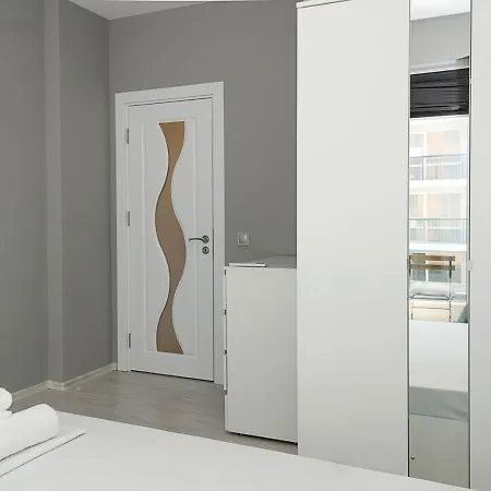 Sunny 1bd Flat In St Constantine & Helena Complex By Flat Mаnаger דירה *