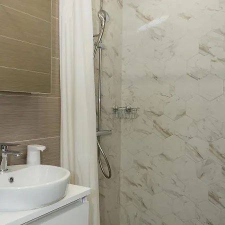 Sunny 1bd Flat In St Constantine & Helena Complex By Flat Mаnаger דירה וארנה
