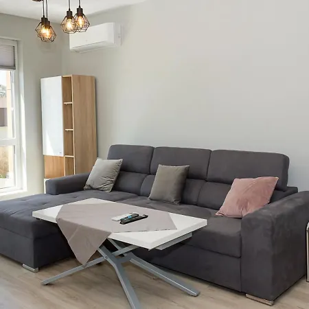 Sunny 1bd Flat In St Constantine & Helena Complex By Flat Mаnаger Warna