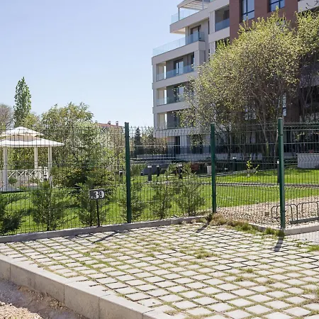 Sunny 1bd Flat In St Constantine & Helena Complex By Flat Mаnаger וארנה